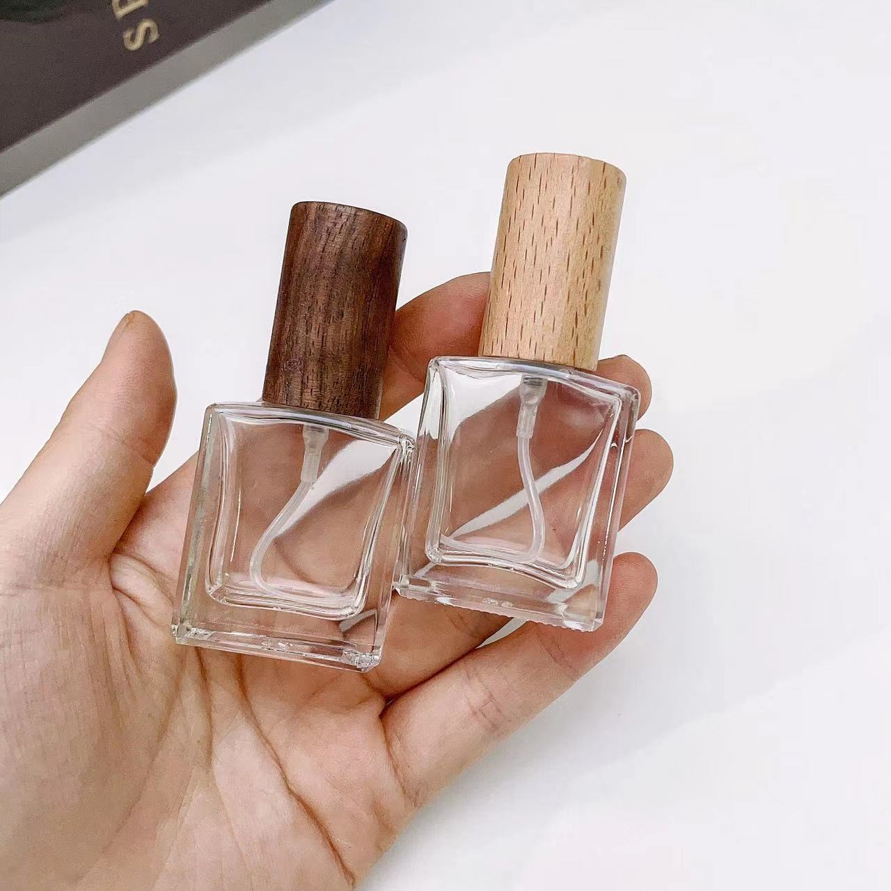 Cologne Spray Bottle - زجاجة بخاخ عطر من الزجاج السميك