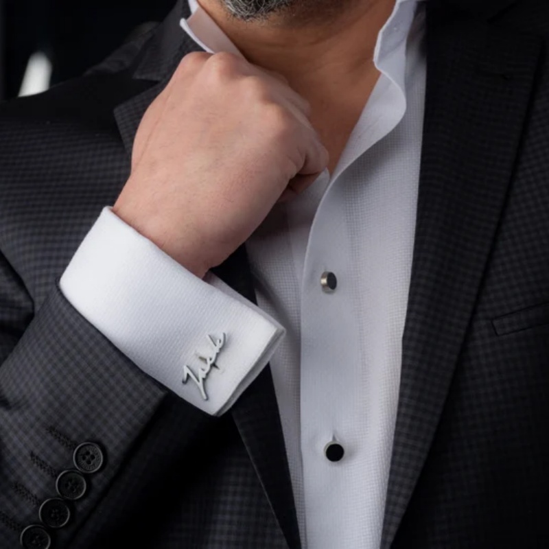 أزرار أكمام مخصصة بالاسم مطلية - مراجعة Men Grooming Usa وسعره